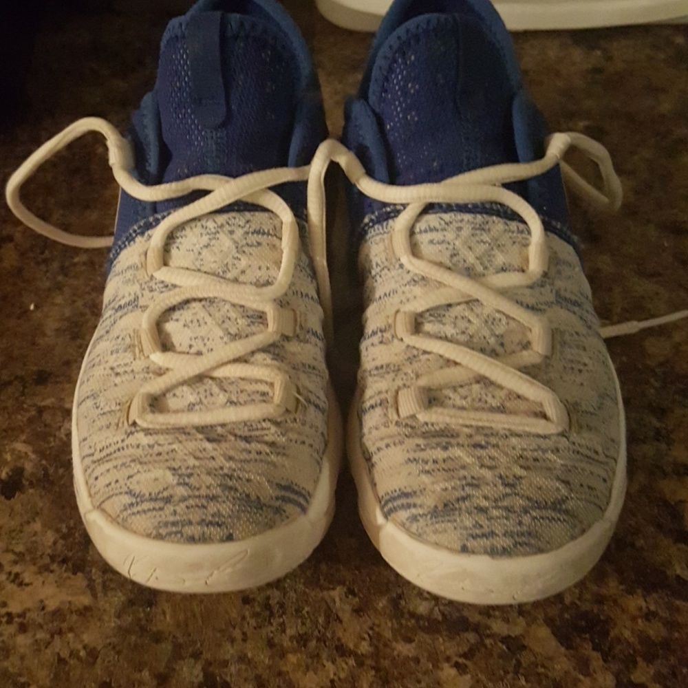 Girls Nike shoes